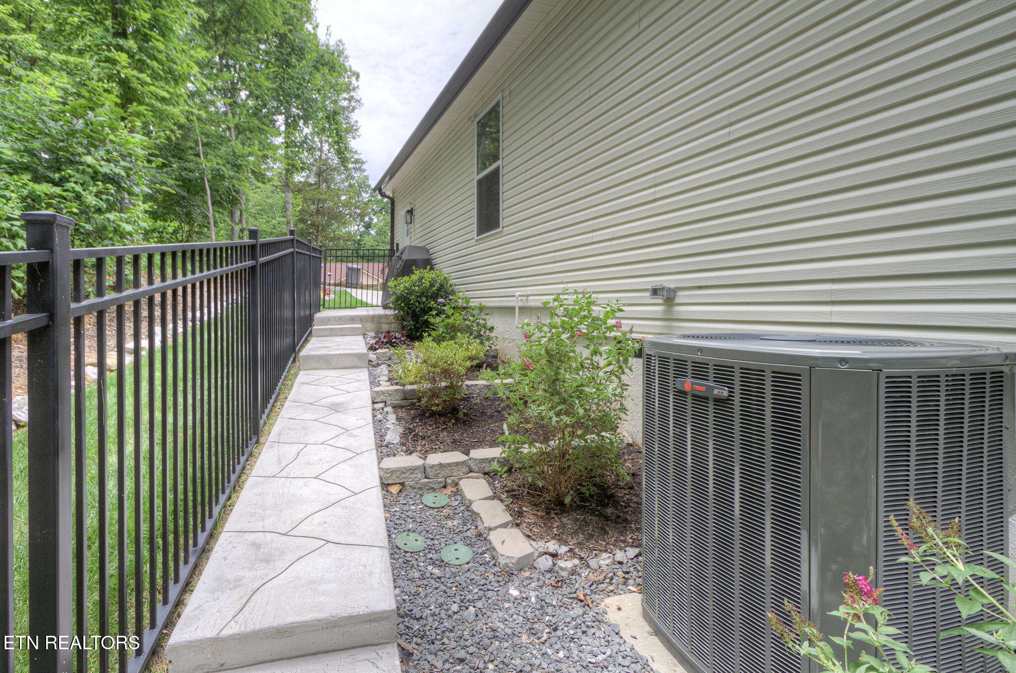 229 Gadusi Way Loudon TN 37774