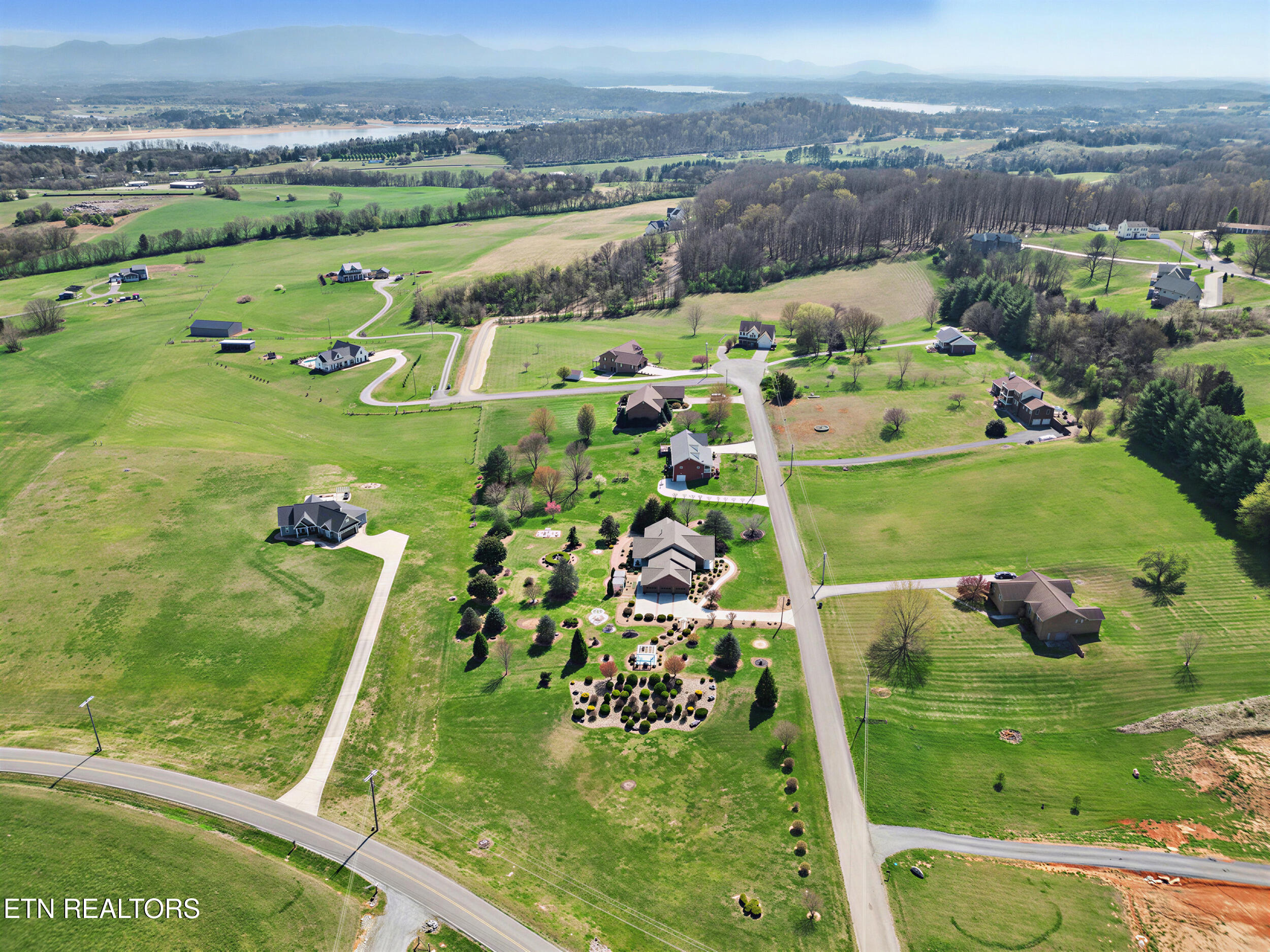 607 Cornfield White Pine TN 37890