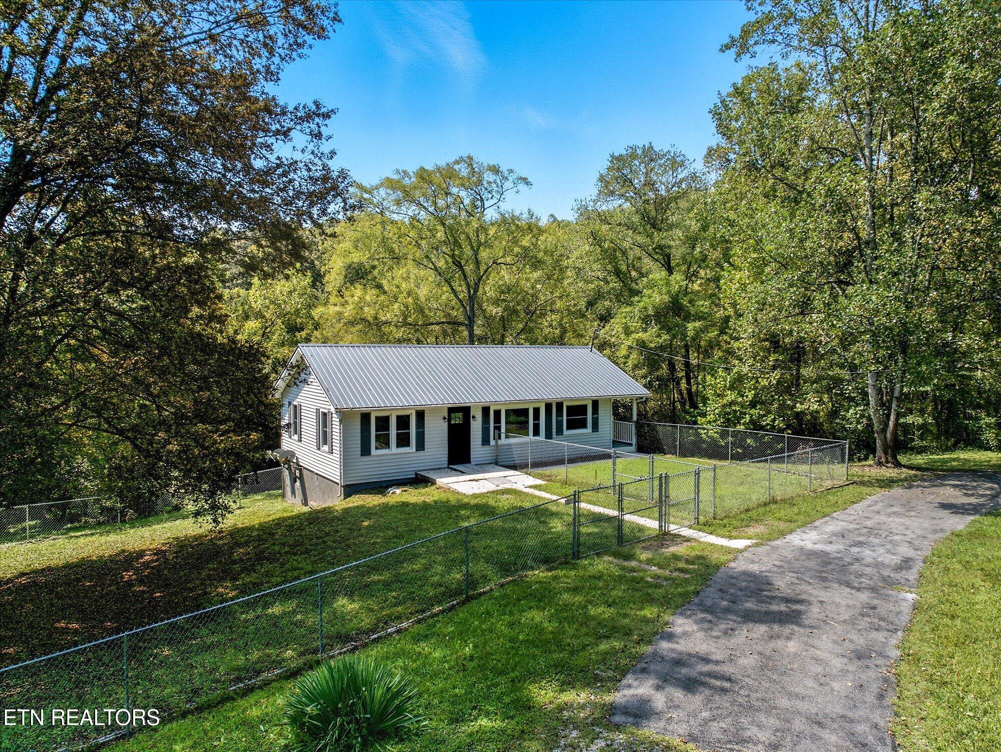 532 Scandlyn Hollow Road Oliver Springs TN 37840