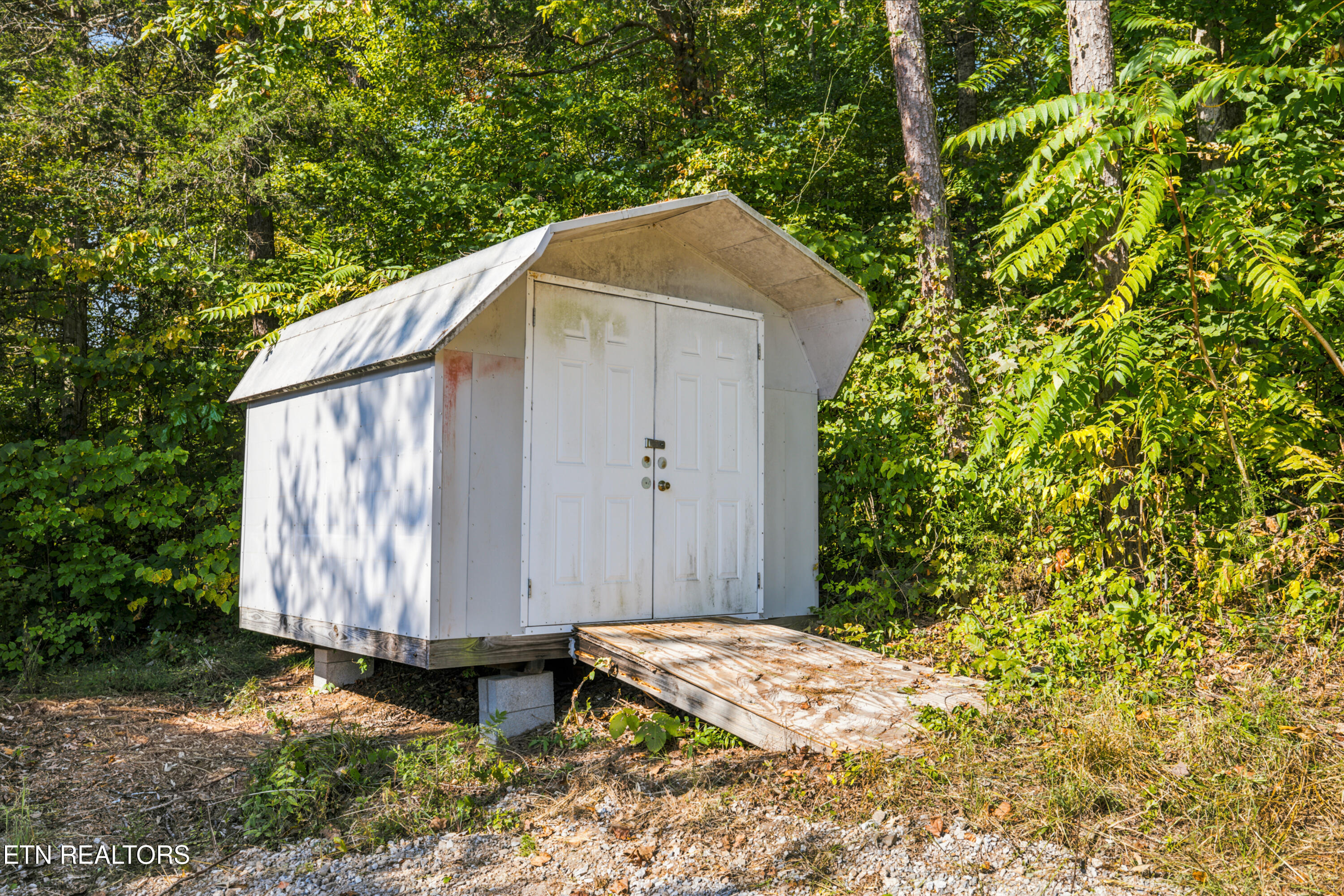 167 Marina Lane Lafollette TN 37766