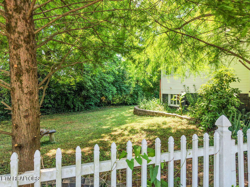 605 Shoemaker Street Athens TN 37303