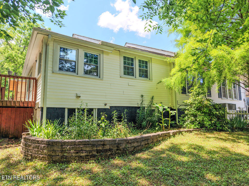 605 Shoemaker Street Athens TN 37303