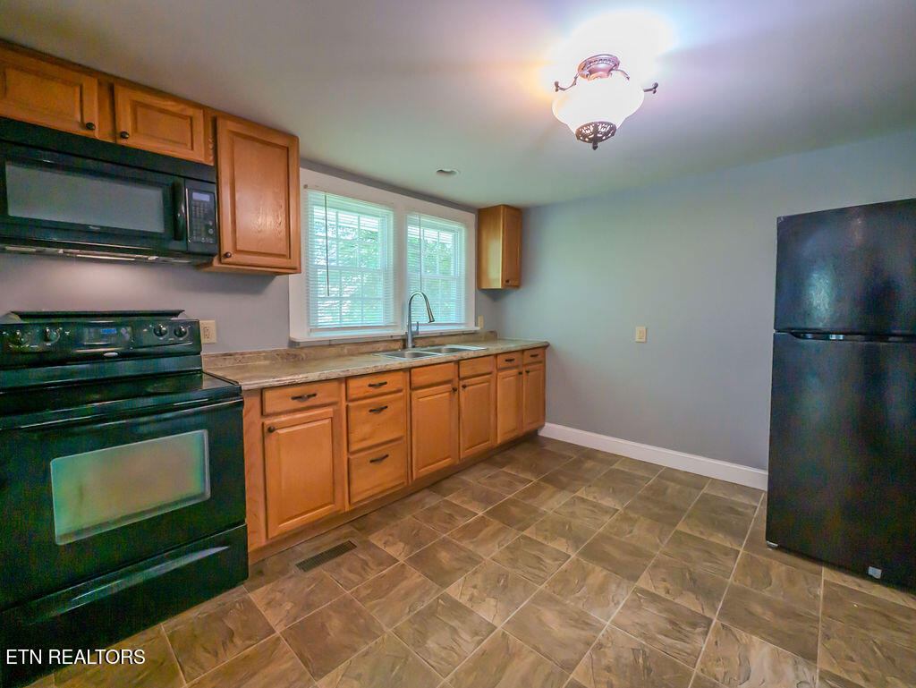 605 Shoemaker Street Athens TN 37303
