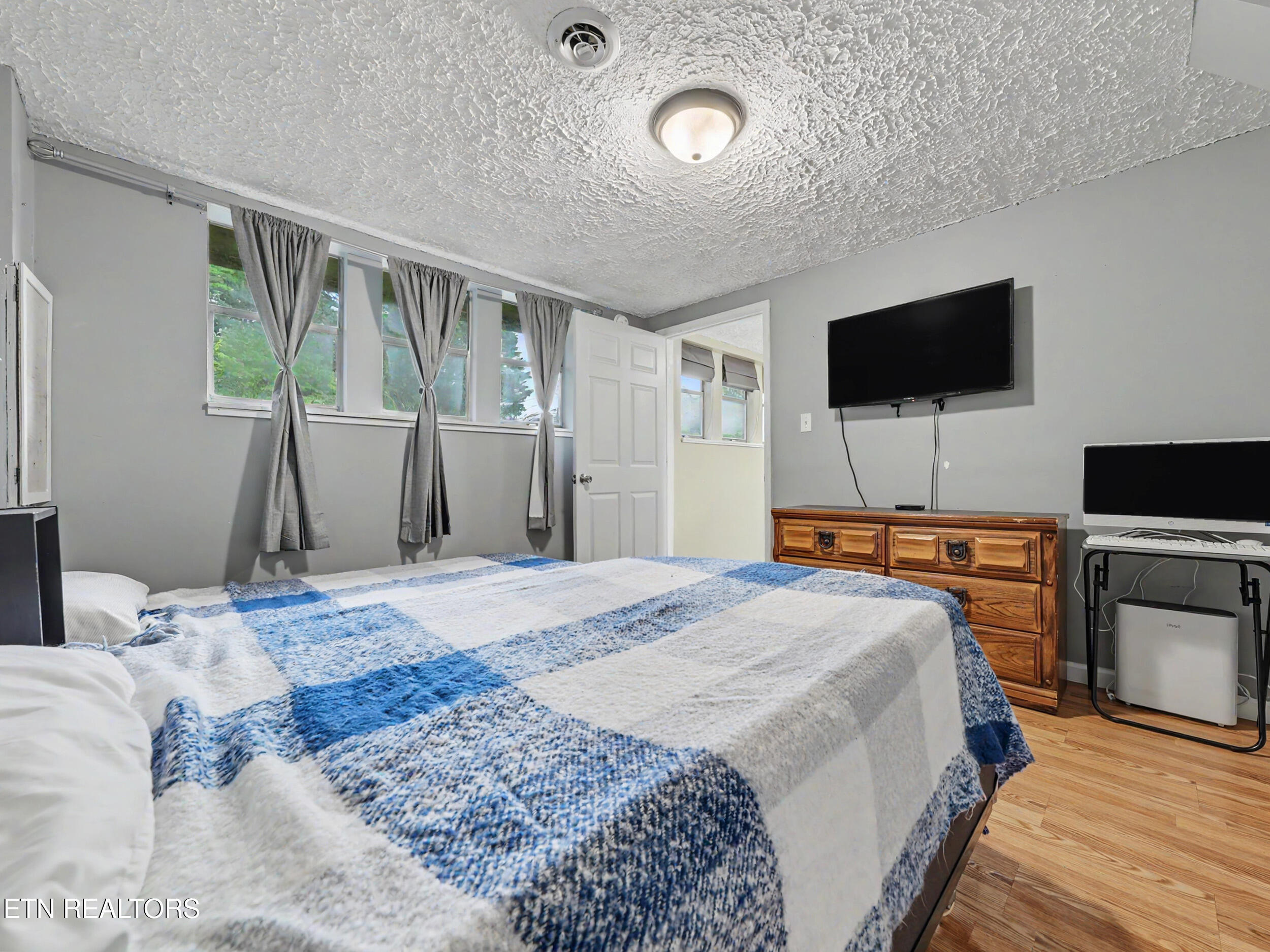 1201 Foxcrolf Drive Knoxville TN 37923