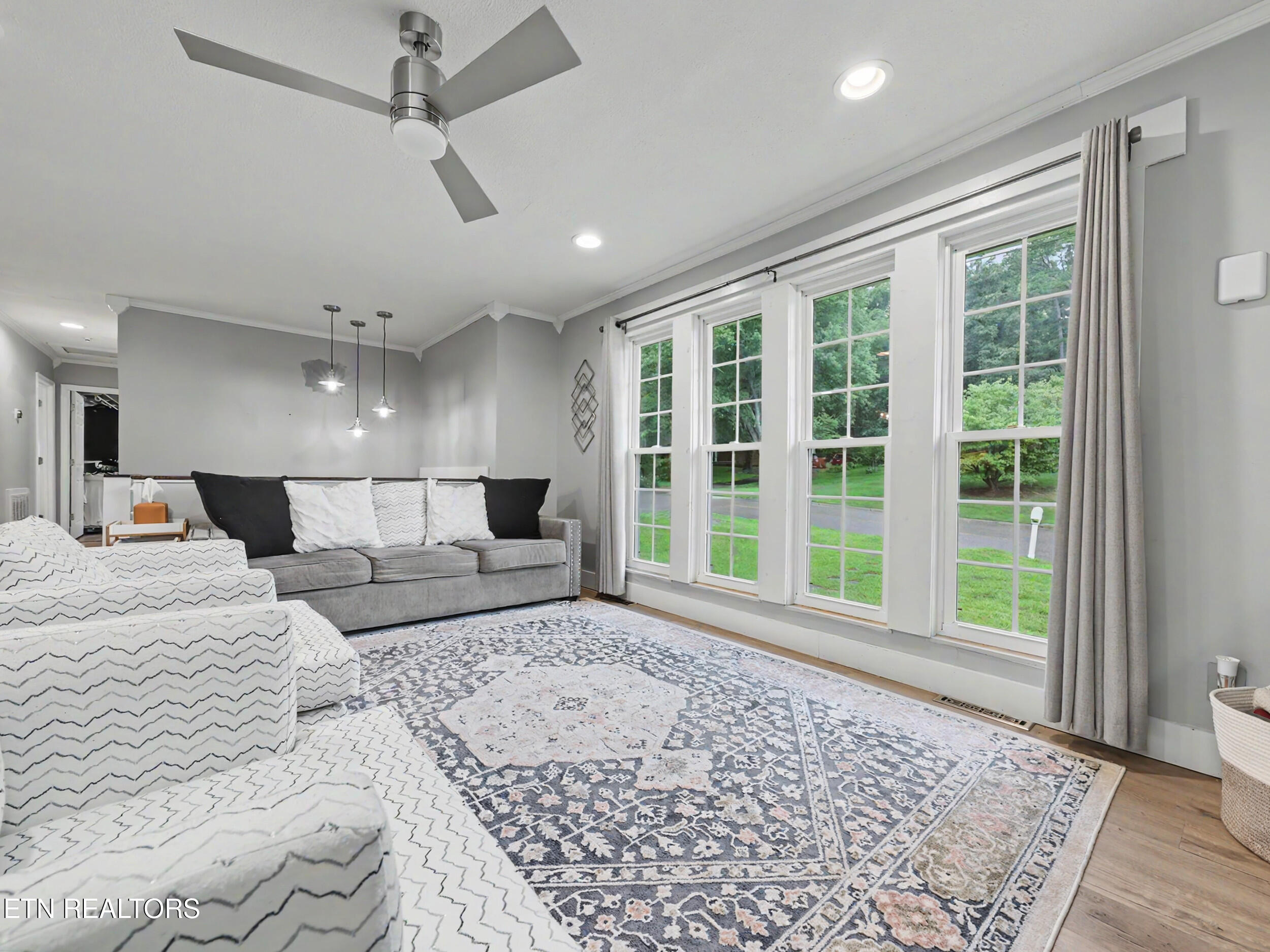 1201 Foxcrolf Drive Knoxville TN 37923