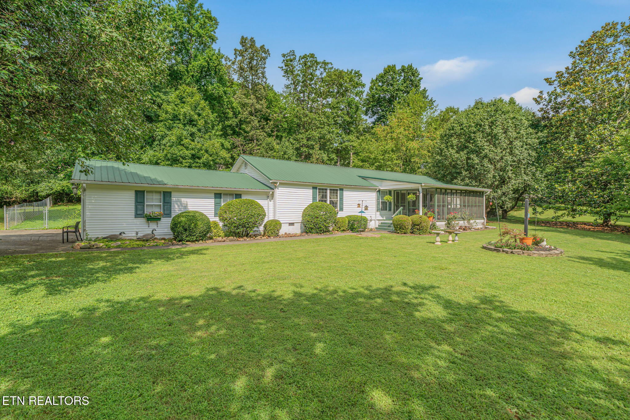 136 Holber Road Harriman TN 37748
