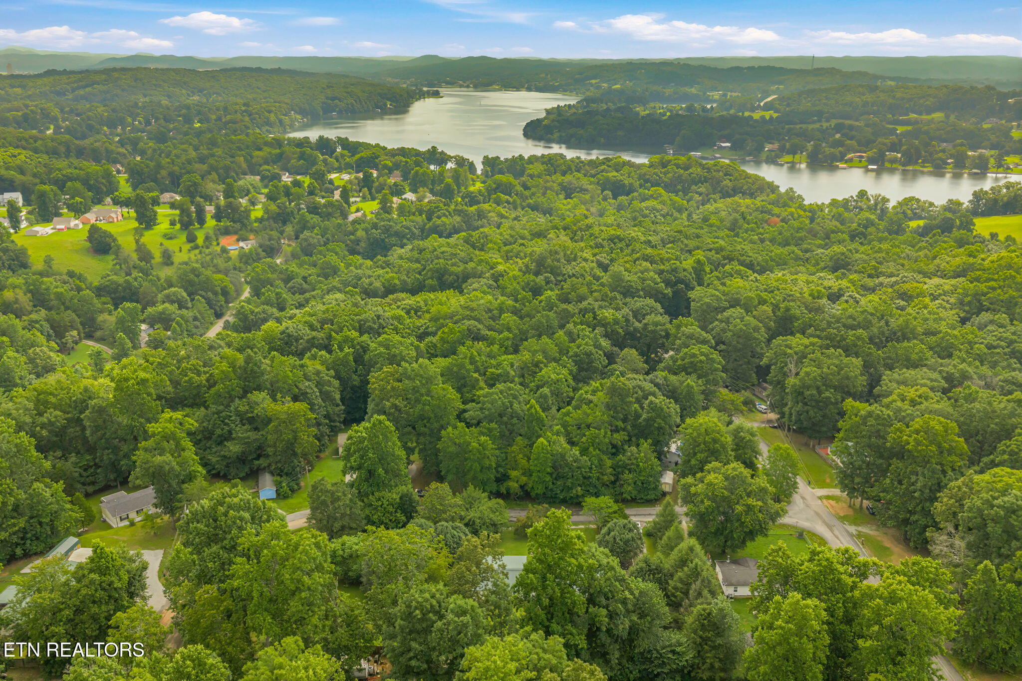 136 Holber Road Harriman TN 37748