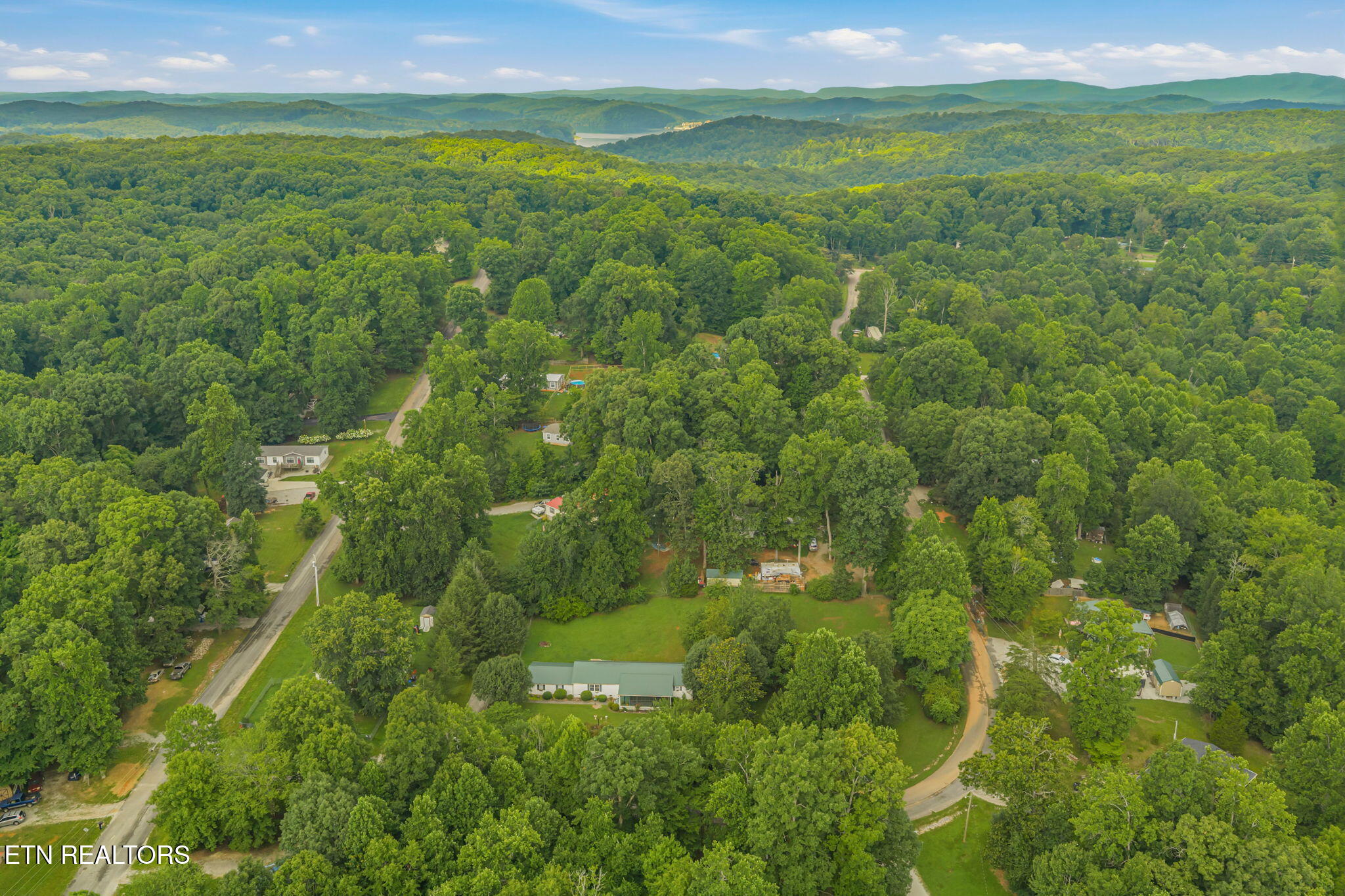 136 Holber Road Harriman TN 37748