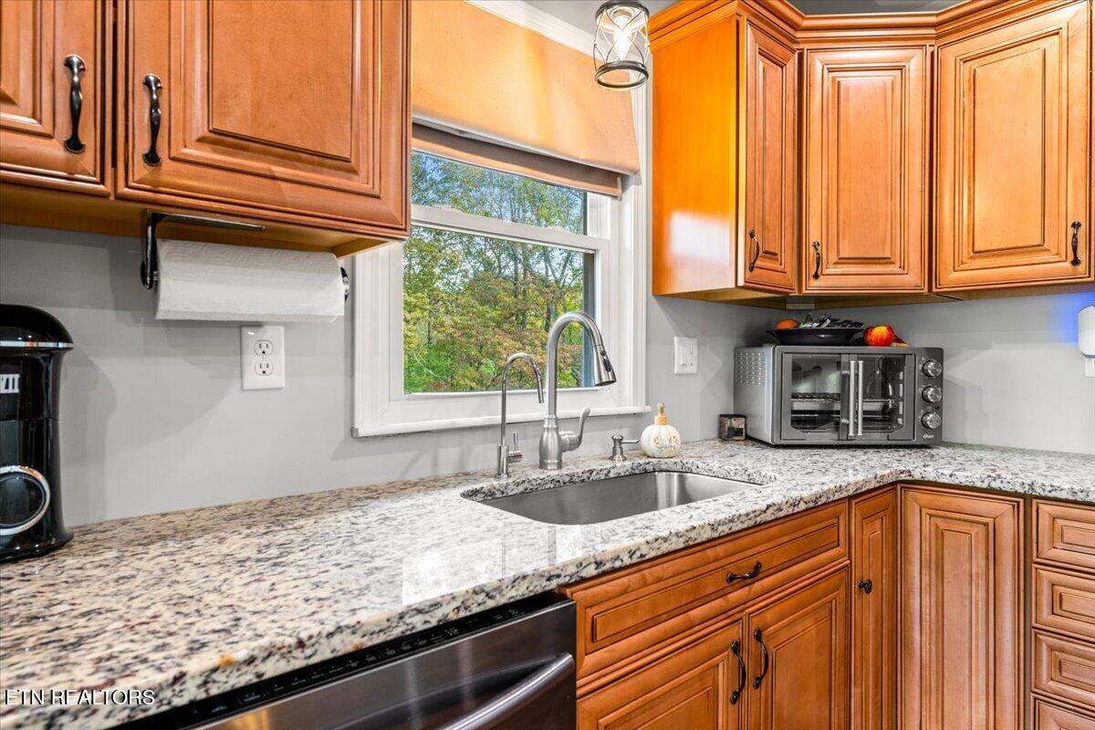 230 Mack Gamble Lane Jacksboro TN 37757