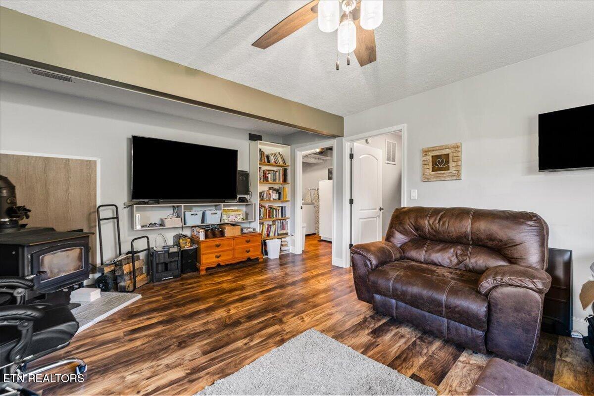 230 Mack Gamble Lane Jacksboro TN 37757