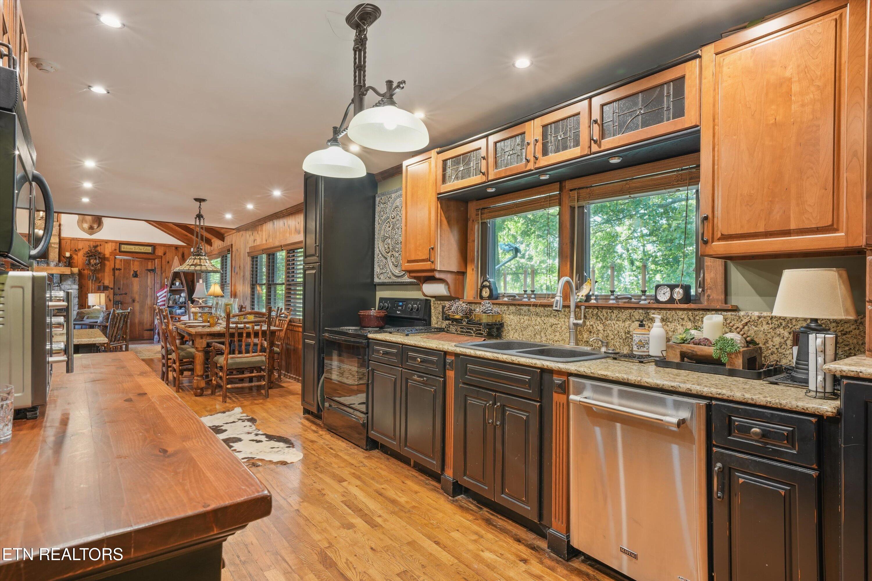 2825 Top Road Sevierville TN 37876