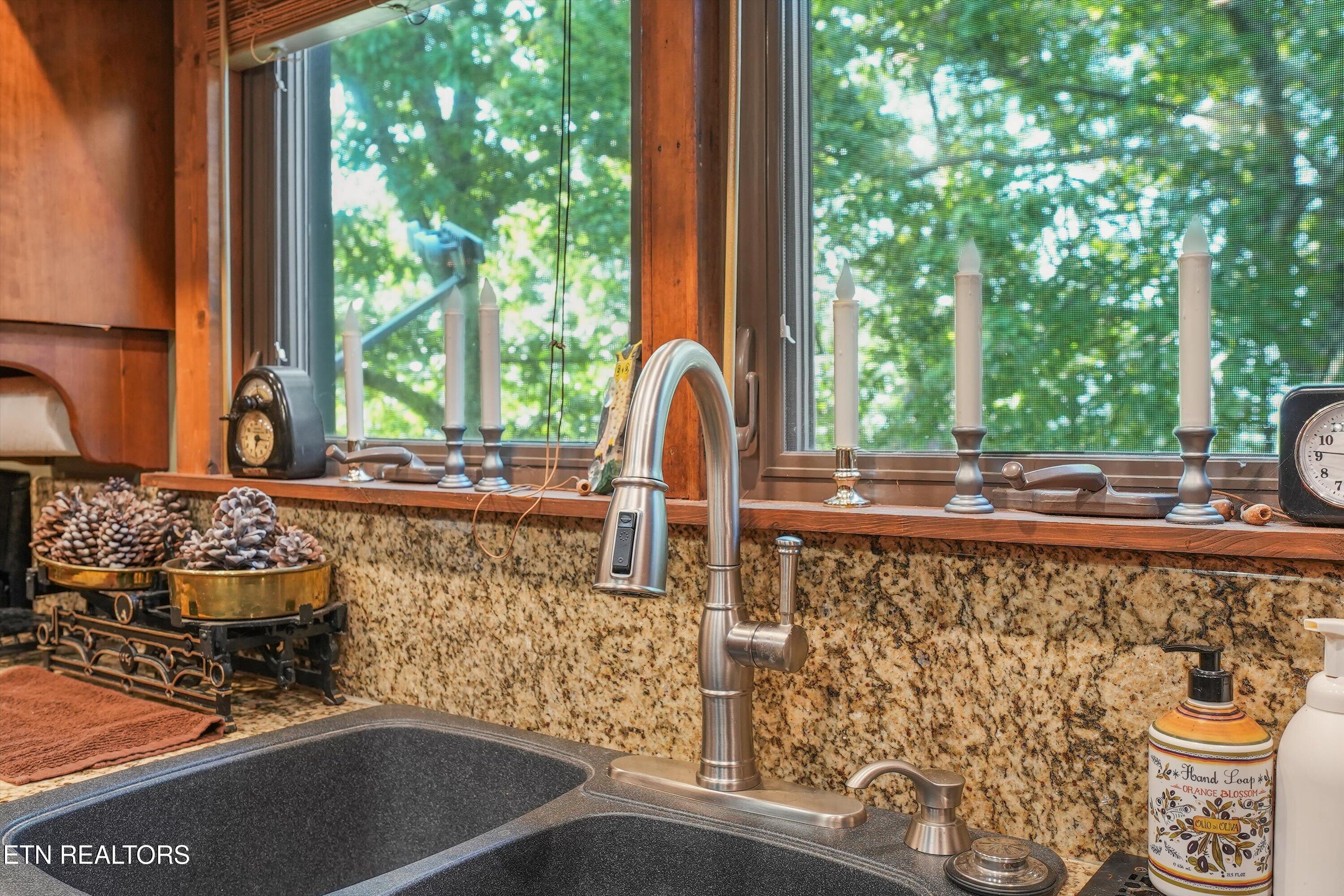 2825 Top Road Sevierville TN 37876