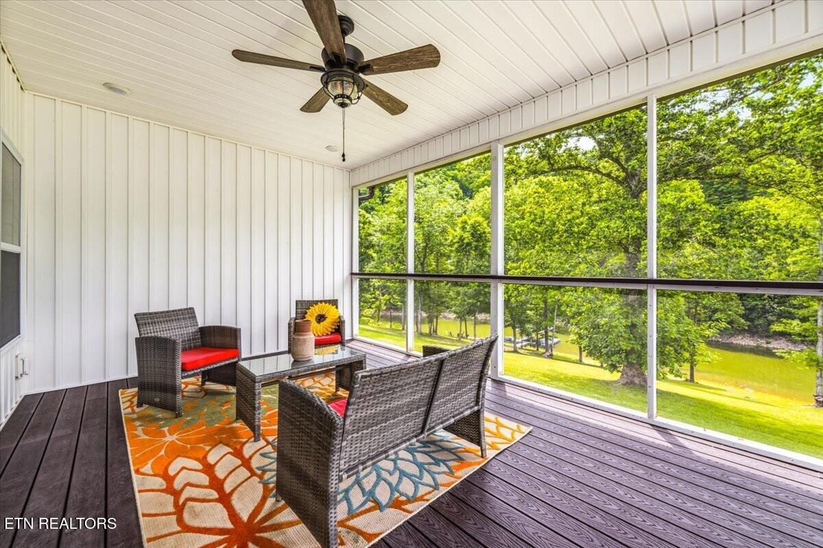 320 Wagon Lane Speedwell TN 37870