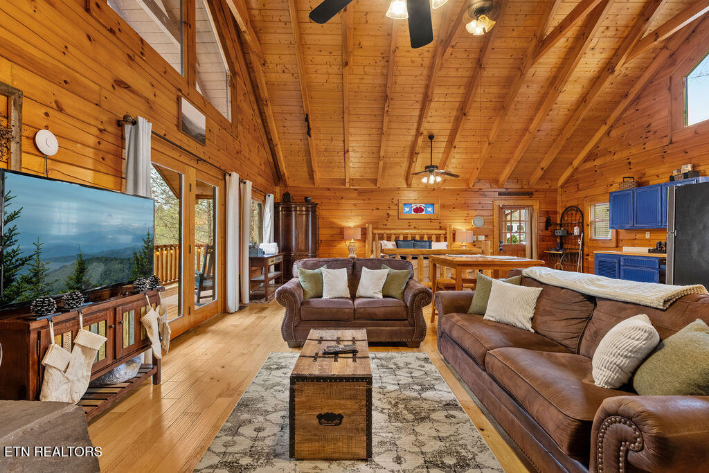 2402 Whitetail Ridge Way Sevierville TN 37862
