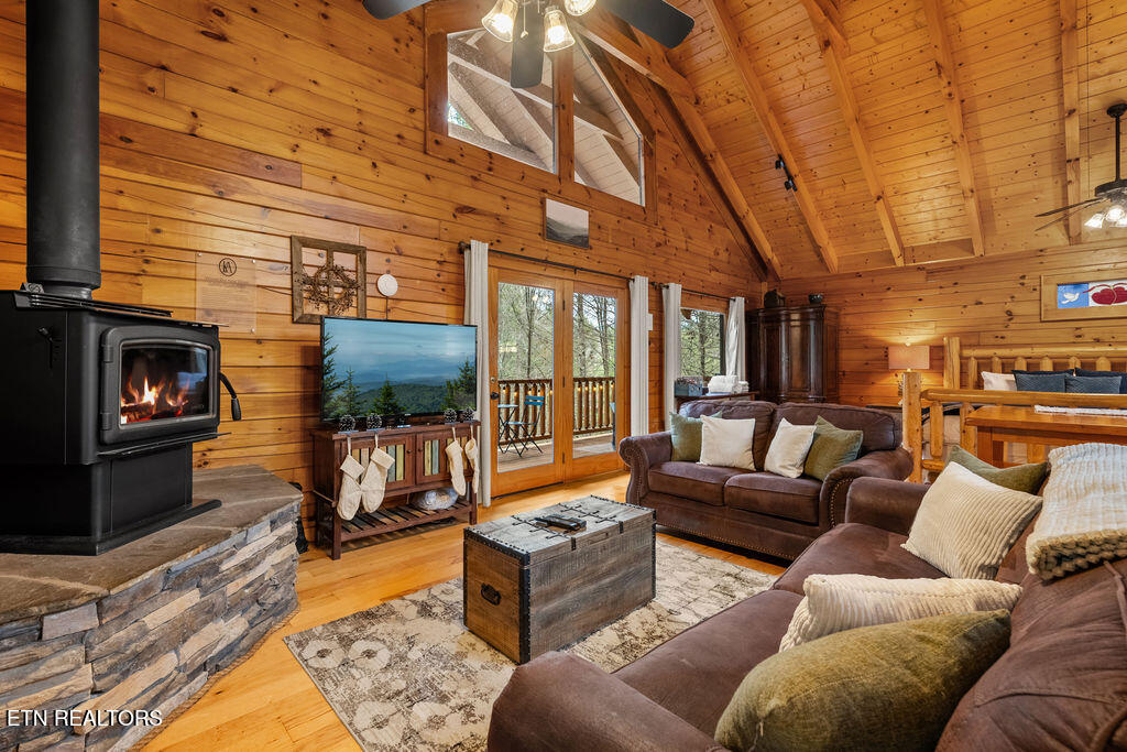 2402 Whitetail Ridge Way Sevierville TN 37862