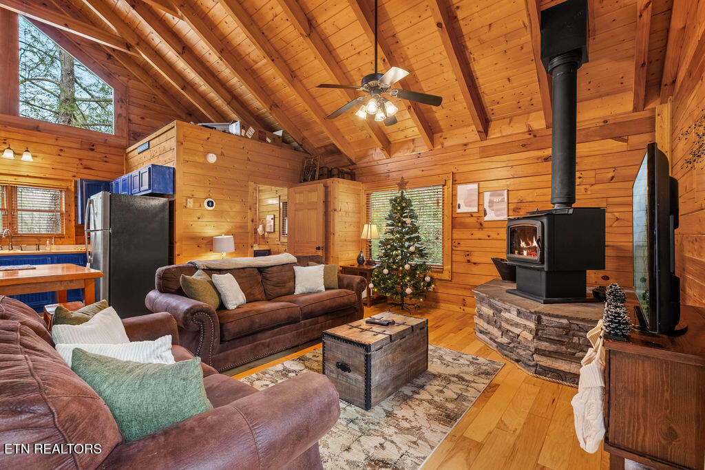 2402 Whitetail Ridge Way Sevierville TN 37862