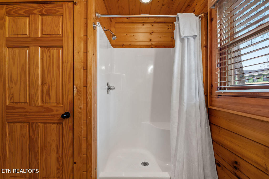2402 Whitetail Ridge Way Sevierville TN 37862