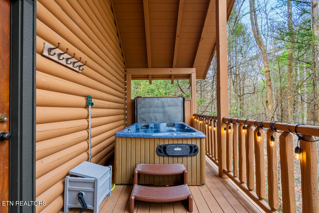 2402 Whitetail Ridge Way Sevierville TN 37862
