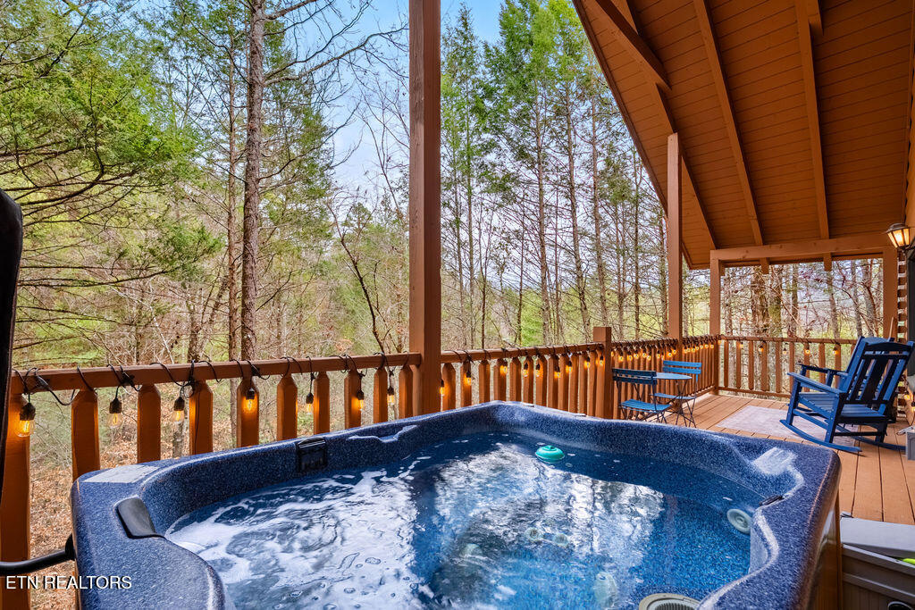 2402 Whitetail Ridge Way Sevierville TN 37862