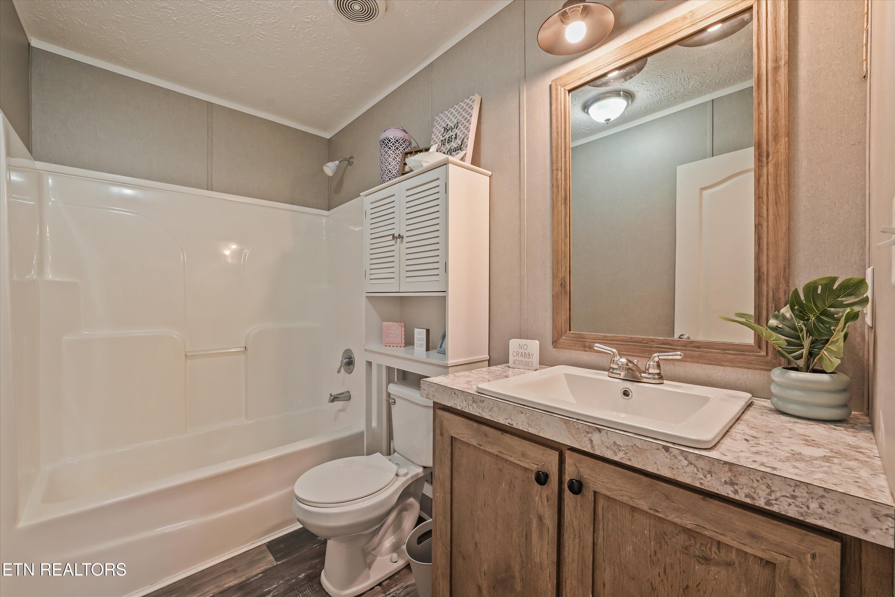 2236 Buttermilk Road Lenoir City TN 37771