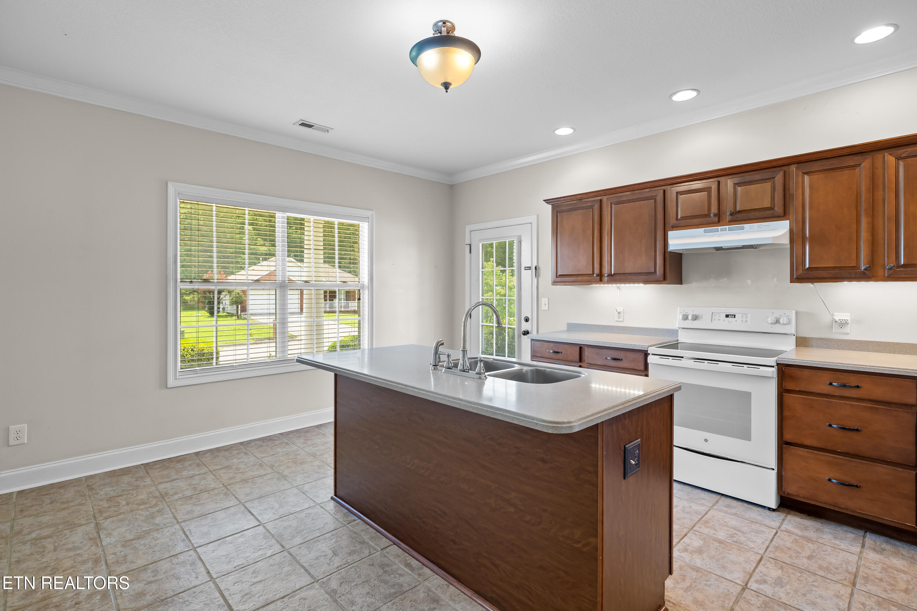 8002 Stone Hollow Drive Knoxville TN 37924