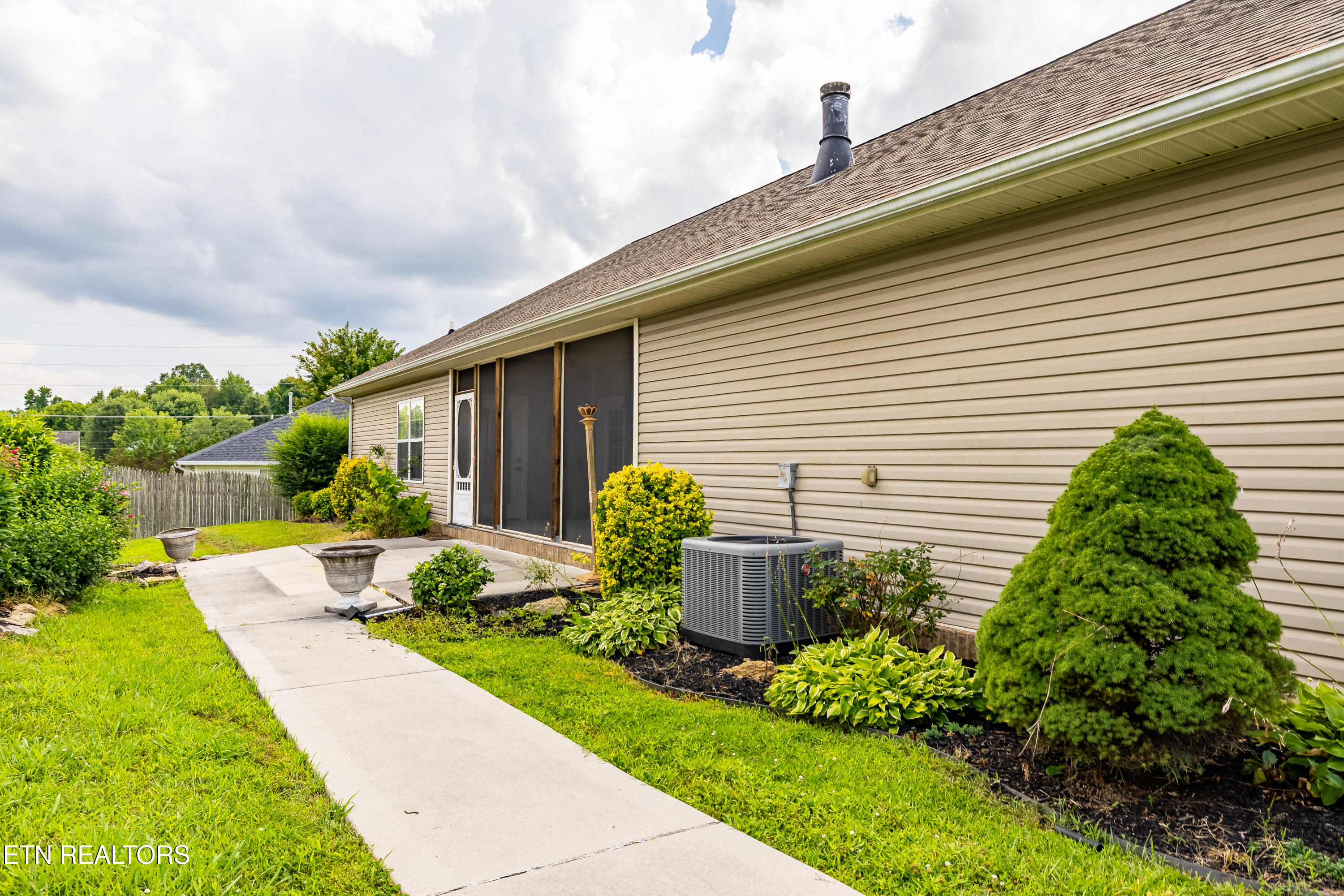 8002 Stone Hollow Drive Knoxville TN 37924