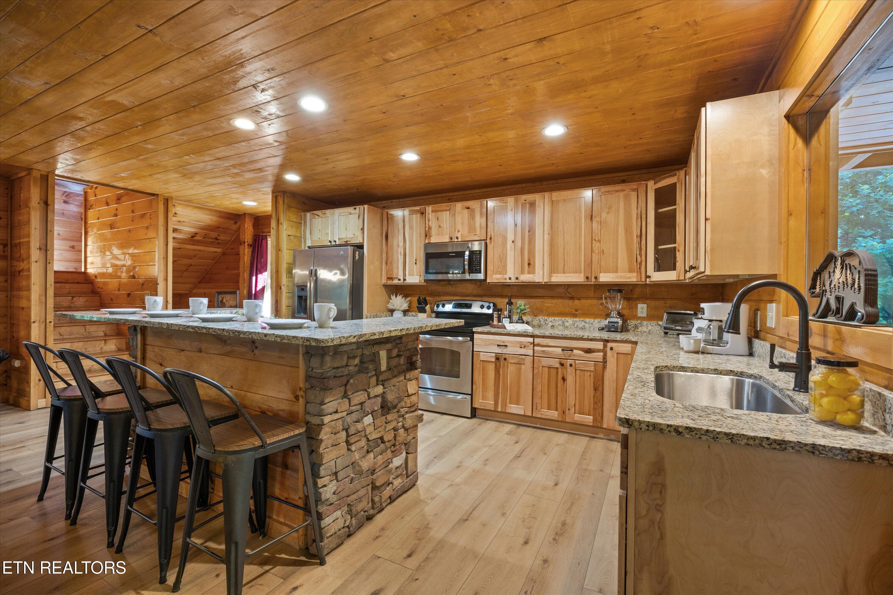 1827 Elk Springs Way Gatlinburg TN 37738