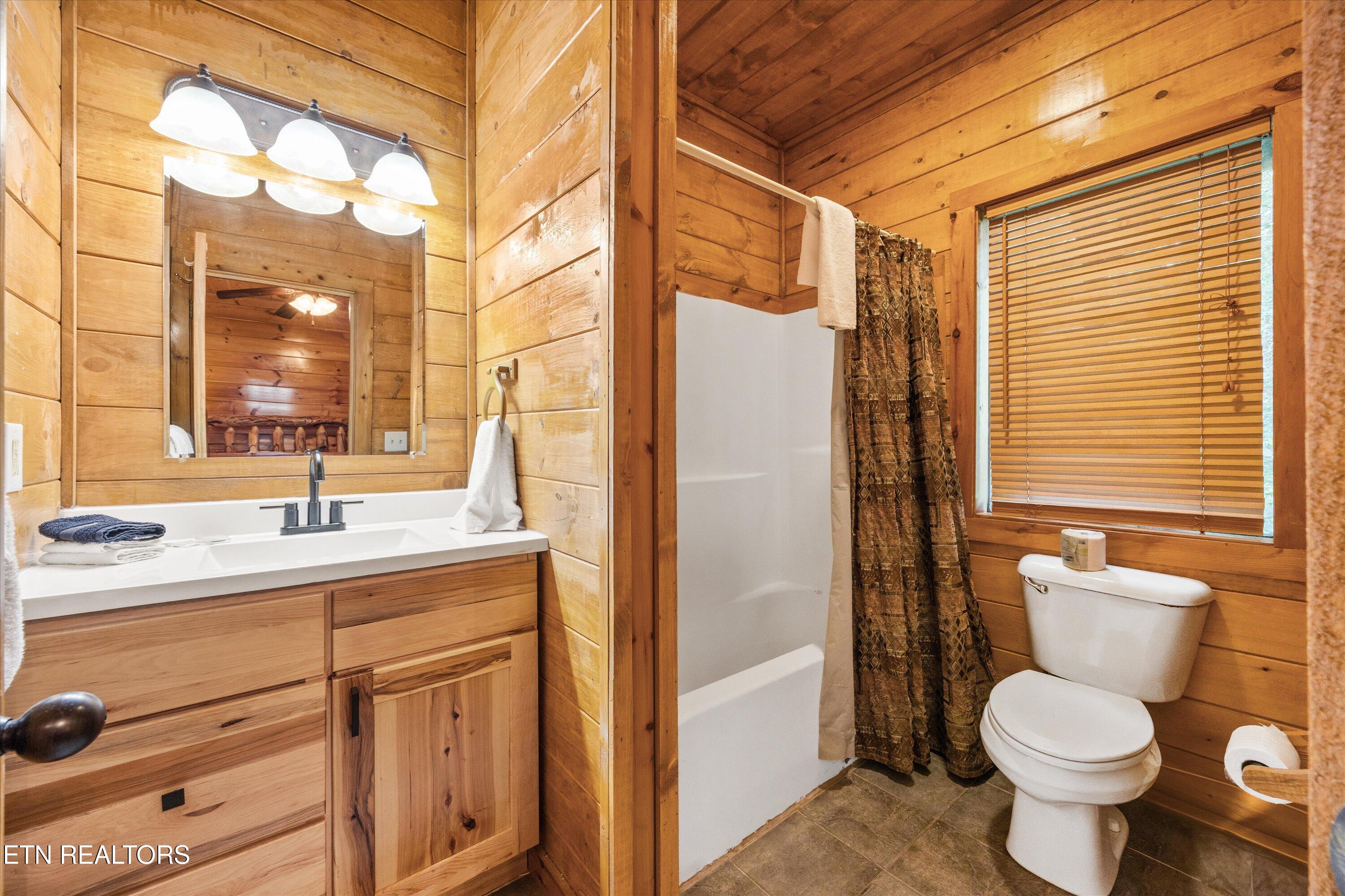 1827 Elk Springs Way Gatlinburg TN 37738