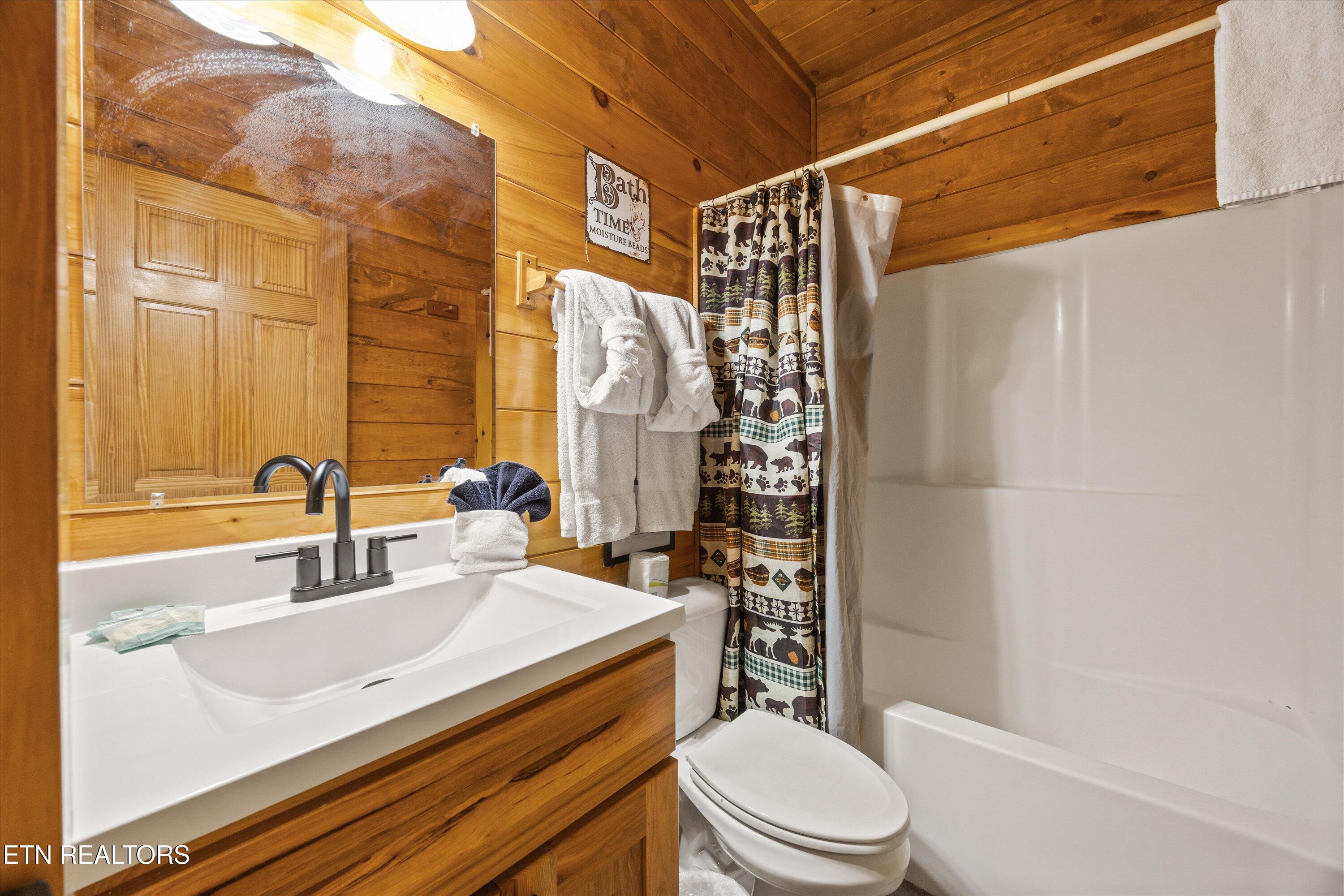 1827 Elk Springs Way Gatlinburg TN 37738