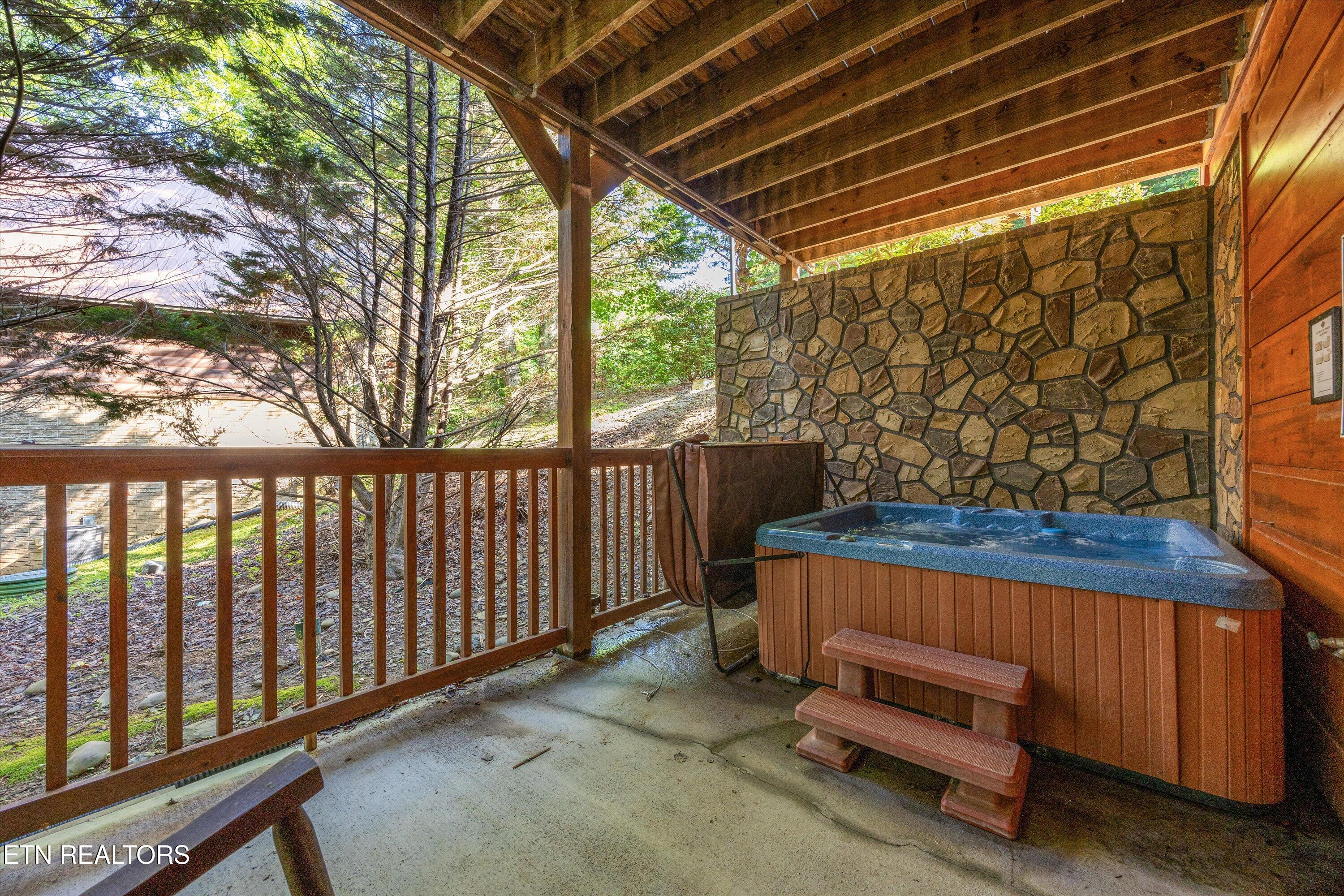 1827 Elk Springs Way Gatlinburg TN 37738