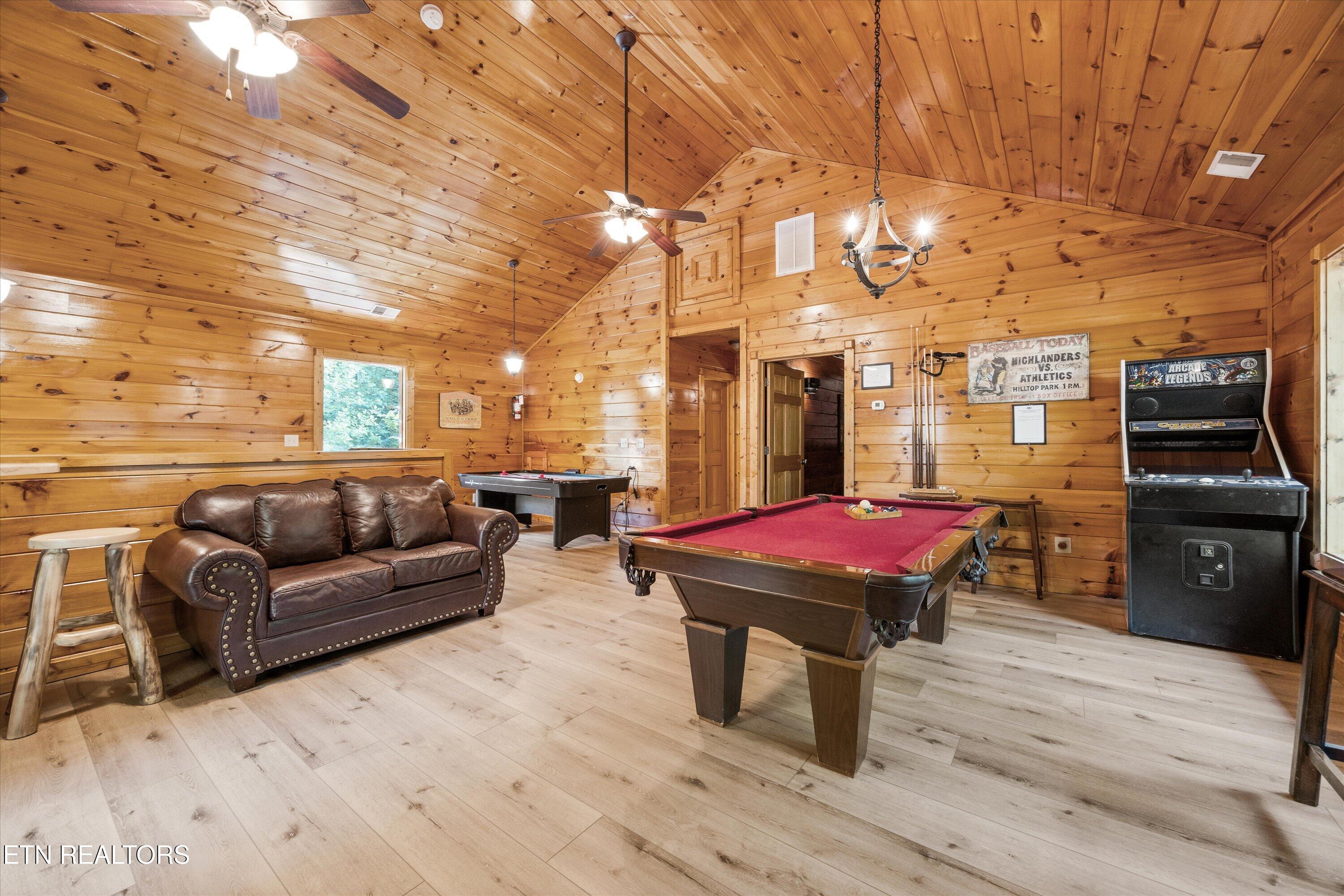 1827 Elk Springs Way Gatlinburg TN 37738