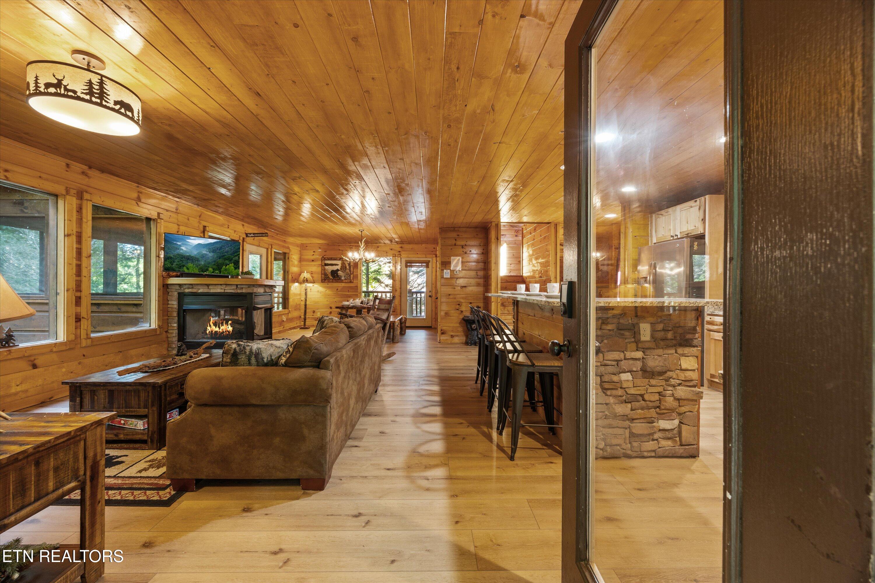 1827 Elk Springs Way Gatlinburg TN 37738