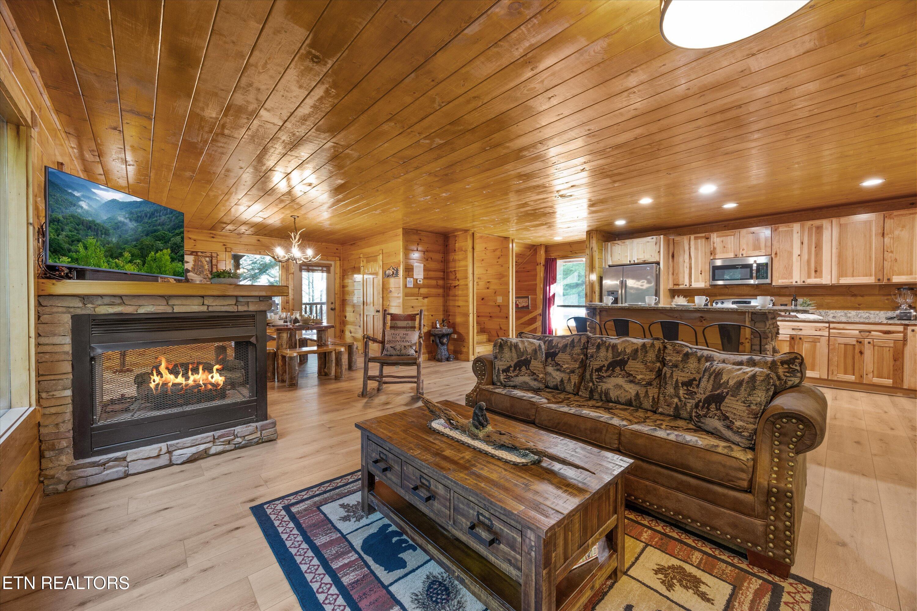 1827 Elk Springs Way Gatlinburg TN 37738