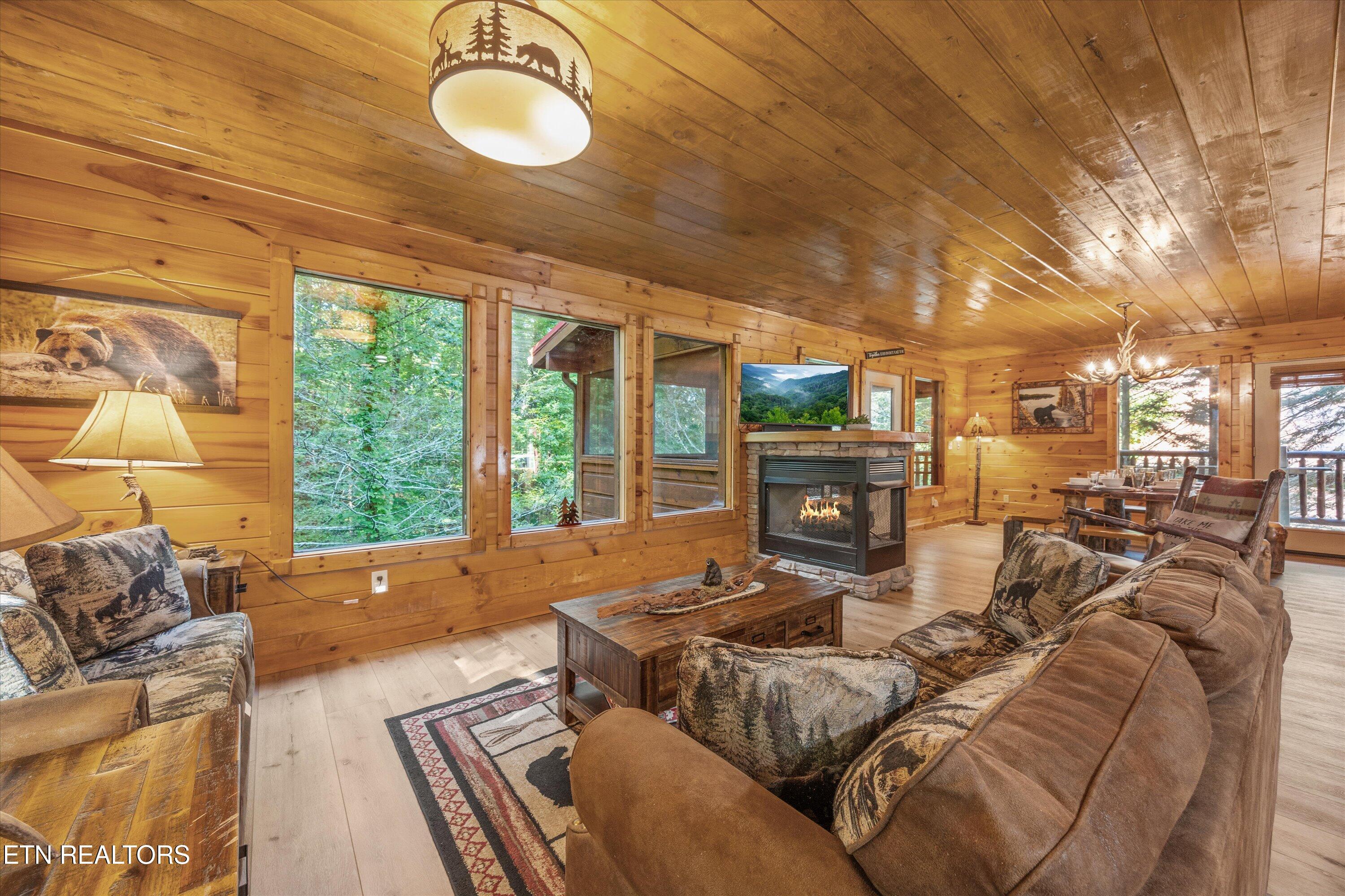 1827 Elk Springs Way Gatlinburg TN 37738