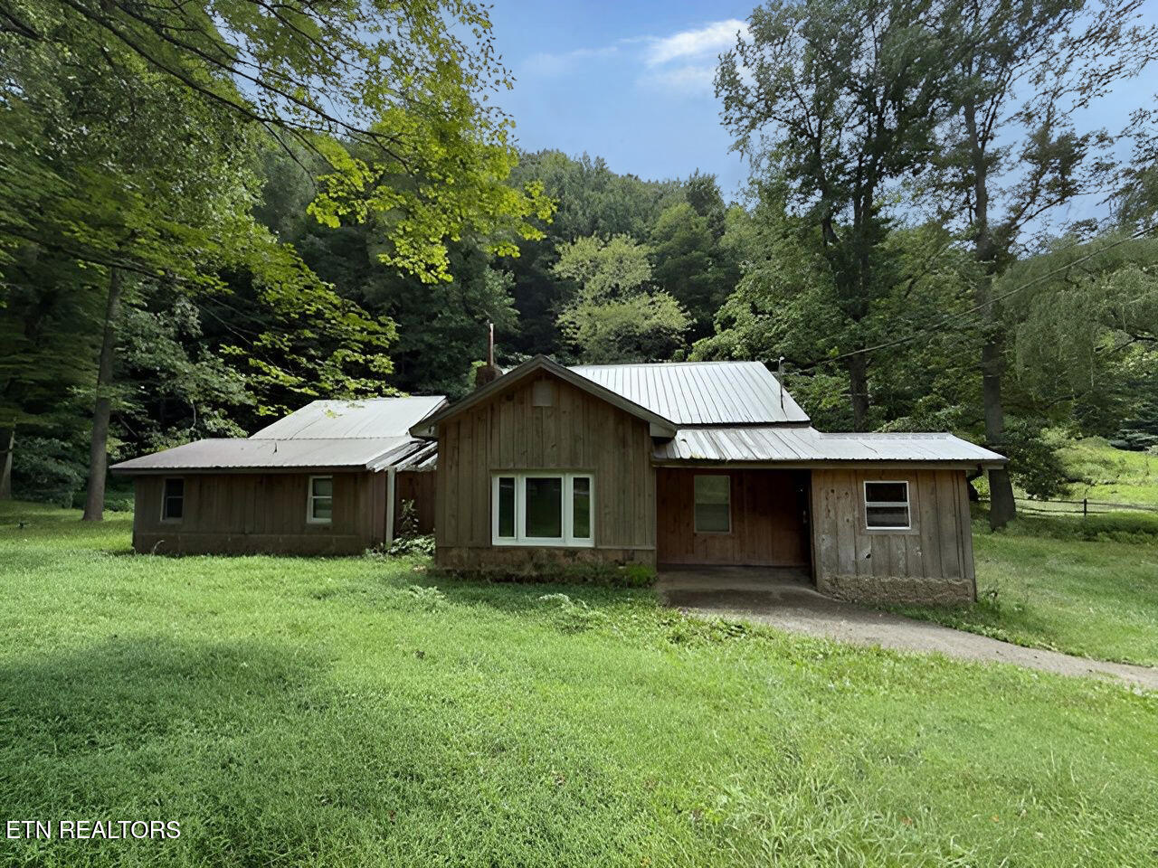 2750 Happy Hollow Road Sevierville TN 37862