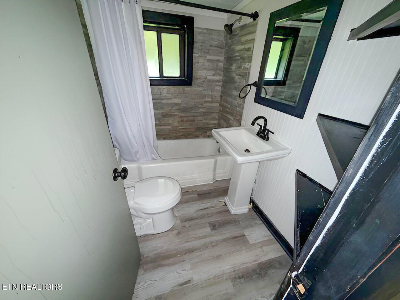 2750 Happy Hollow Road Sevierville TN 37862