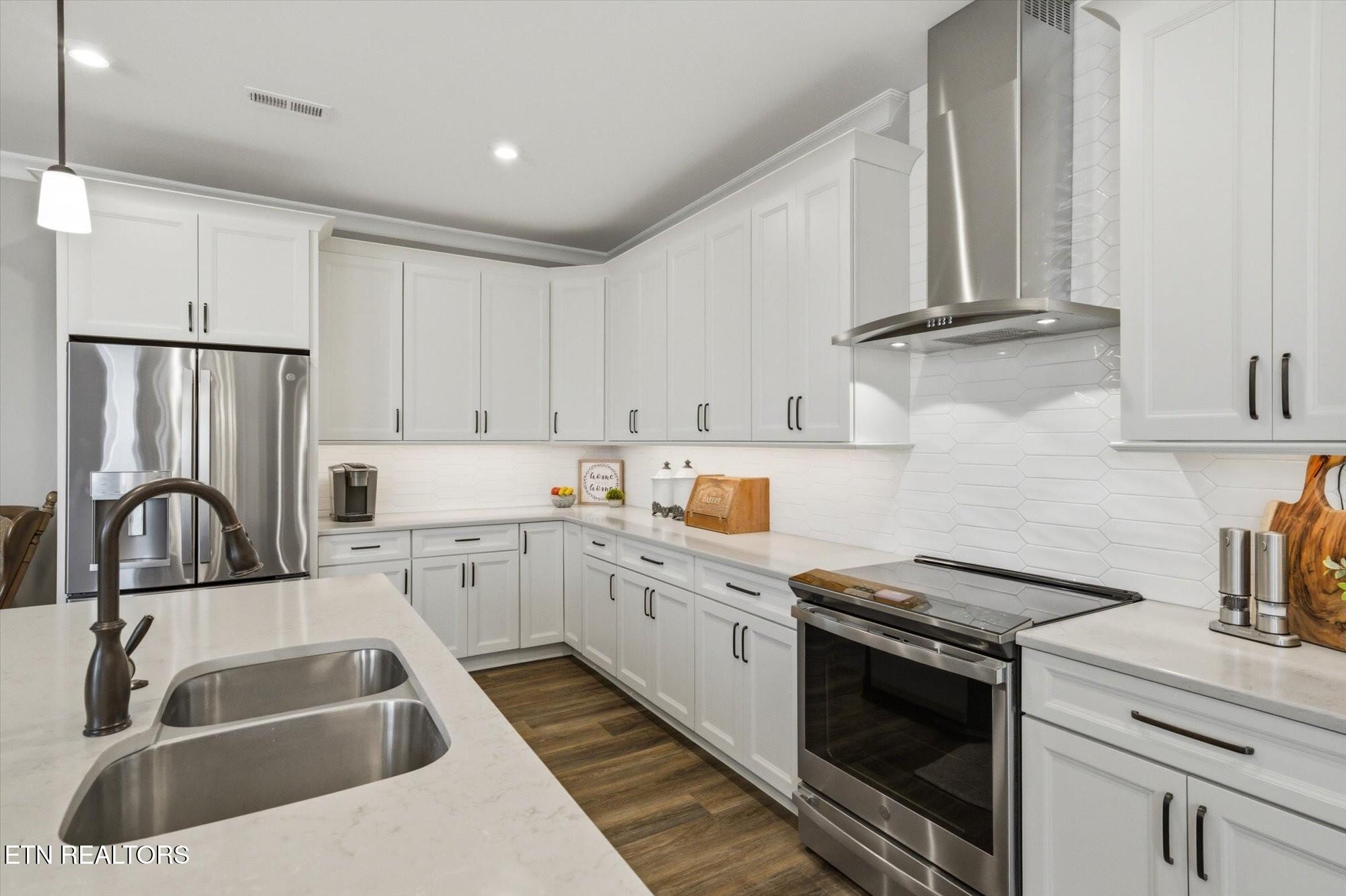327 Trillium Lenoir City TN 37771