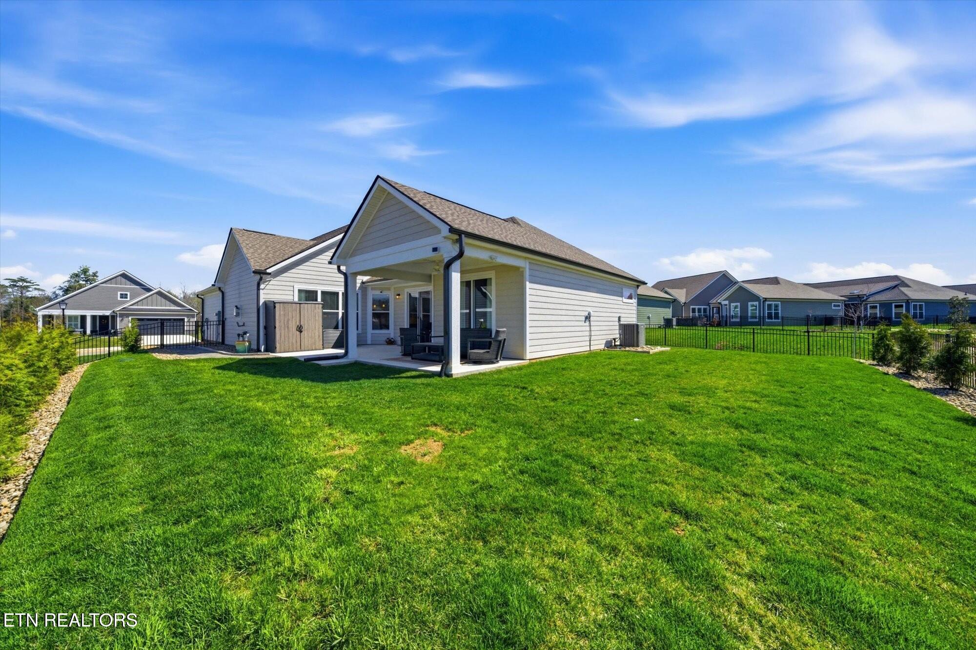 327 Trillium Lenoir City TN 37771