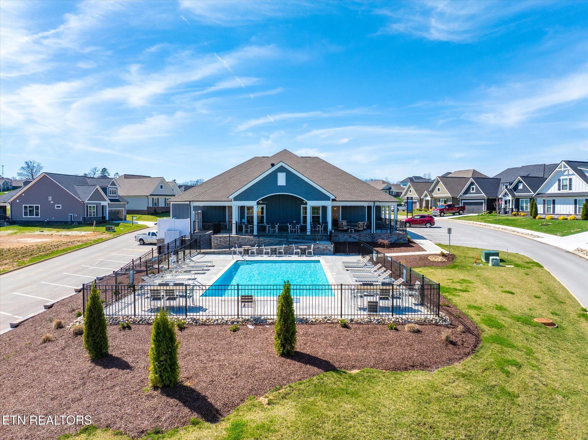 327 Trillium Lenoir City TN 37771