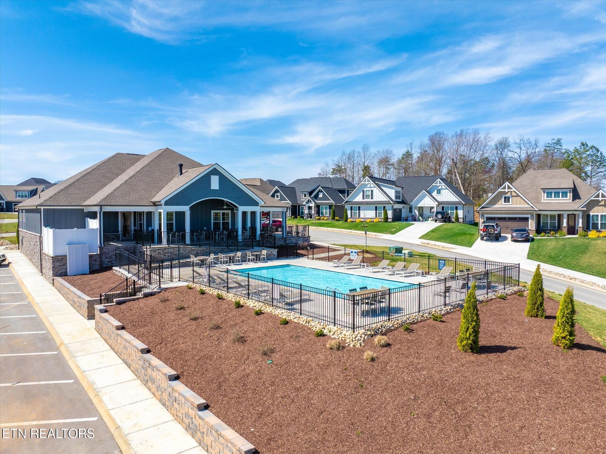327 Trillium Lenoir City TN 37771