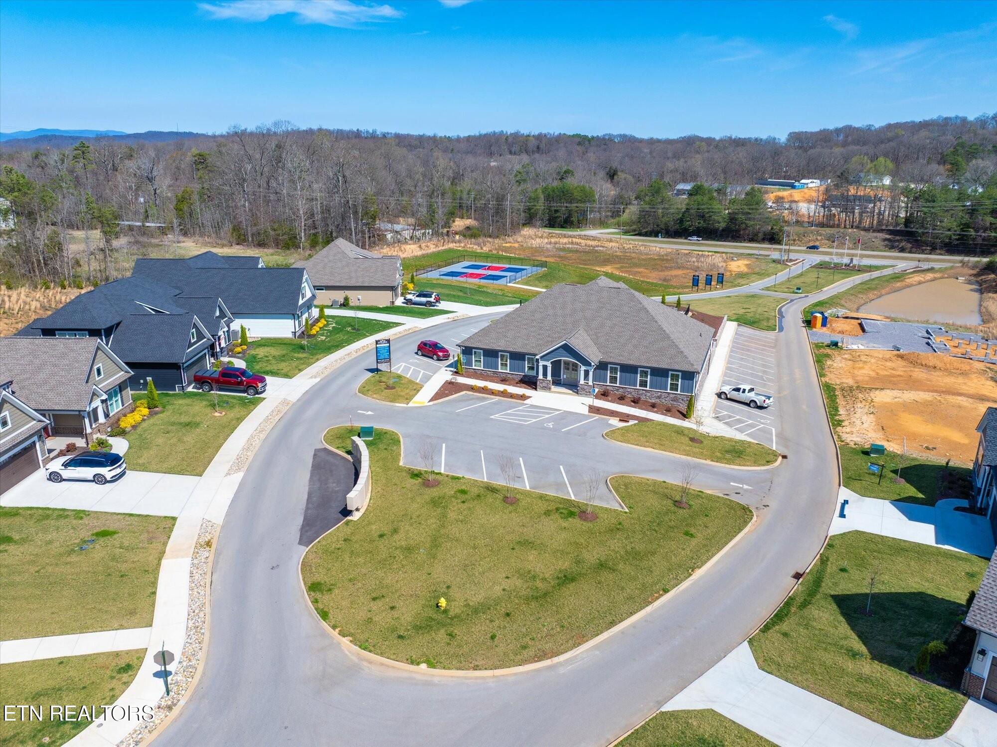 327 Trillium Lenoir City TN 37771