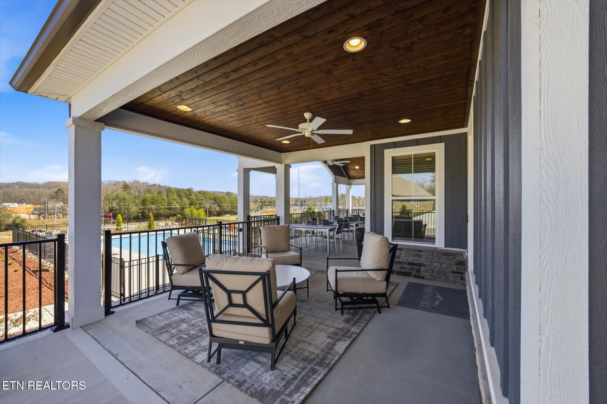 327 Trillium Lenoir City TN 37771