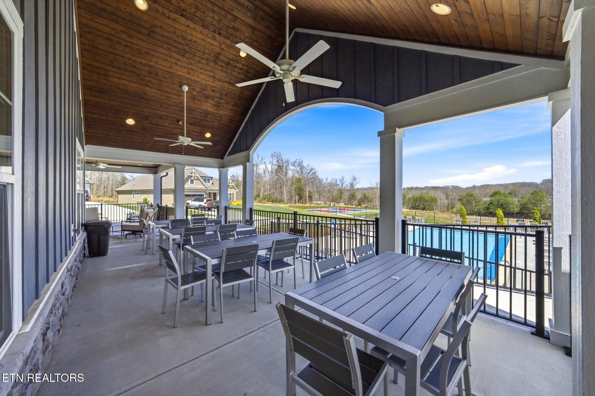 327 Trillium Lenoir City TN 37771