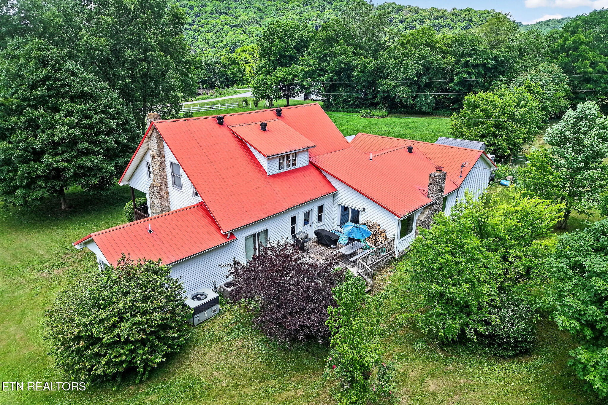 283 Hunting Creek Road Whitleyville TN 38588