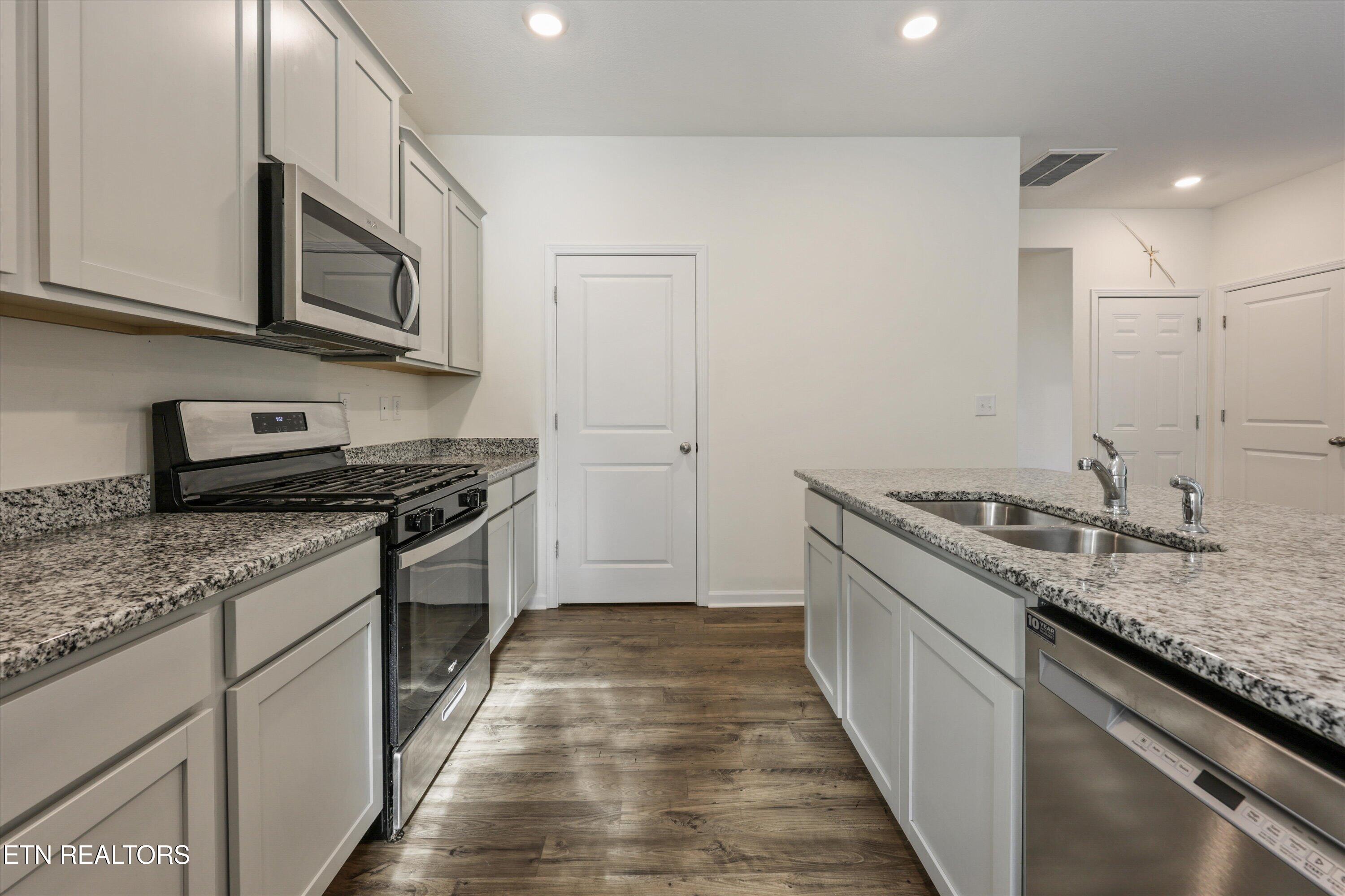 7104 Dusty Rose Lane Knoxville TN 37921