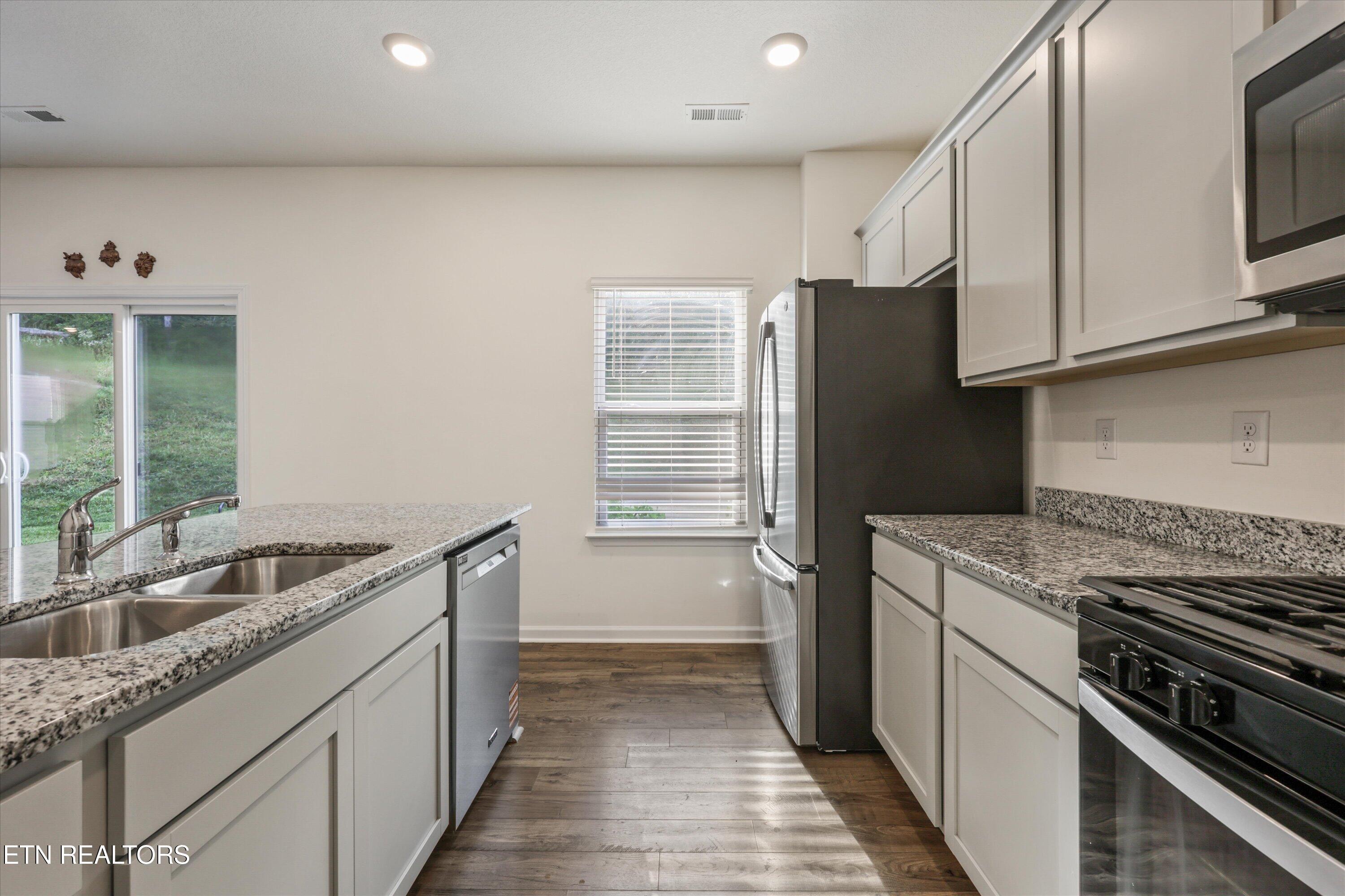7104 Dusty Rose Lane Knoxville TN 37921