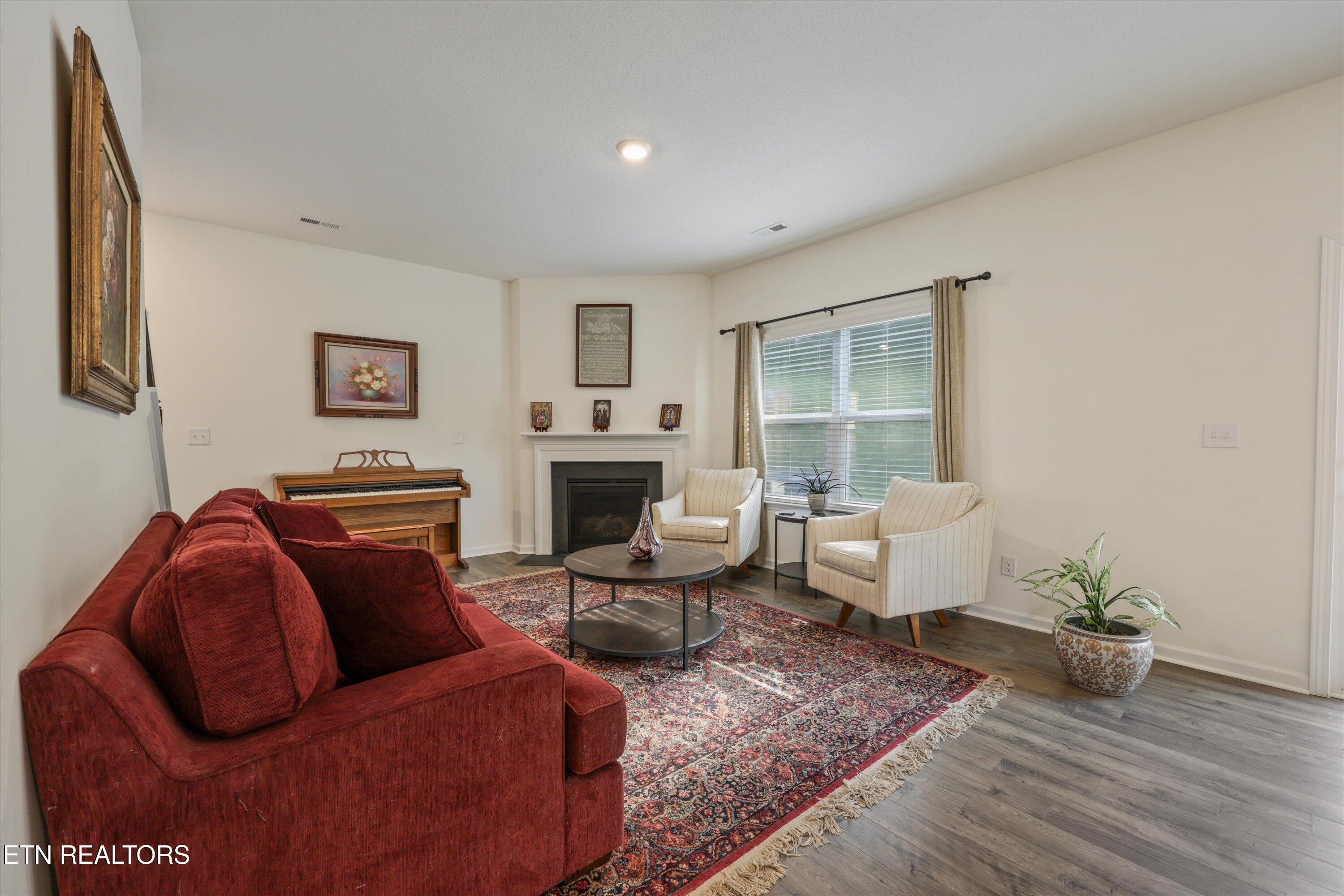 7104 Dusty Rose Lane Knoxville TN 37921