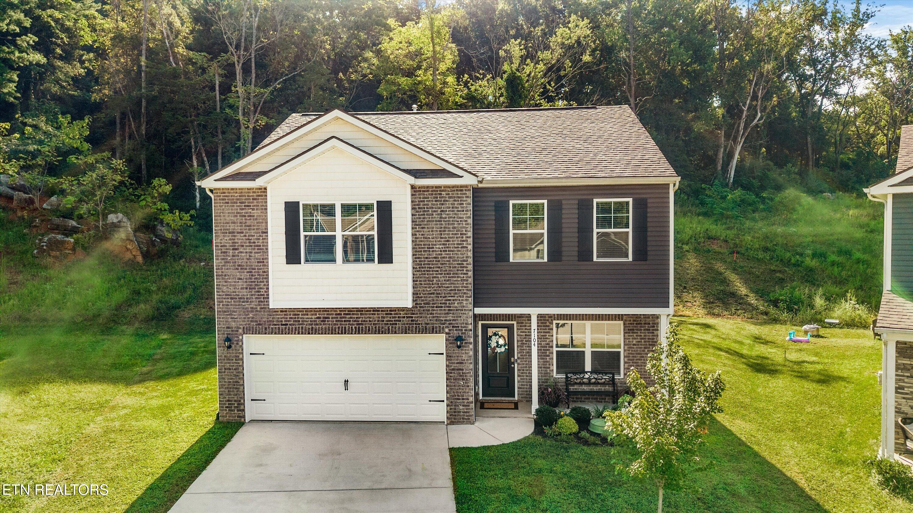7104 Dusty Rose Lane Knoxville TN 37921