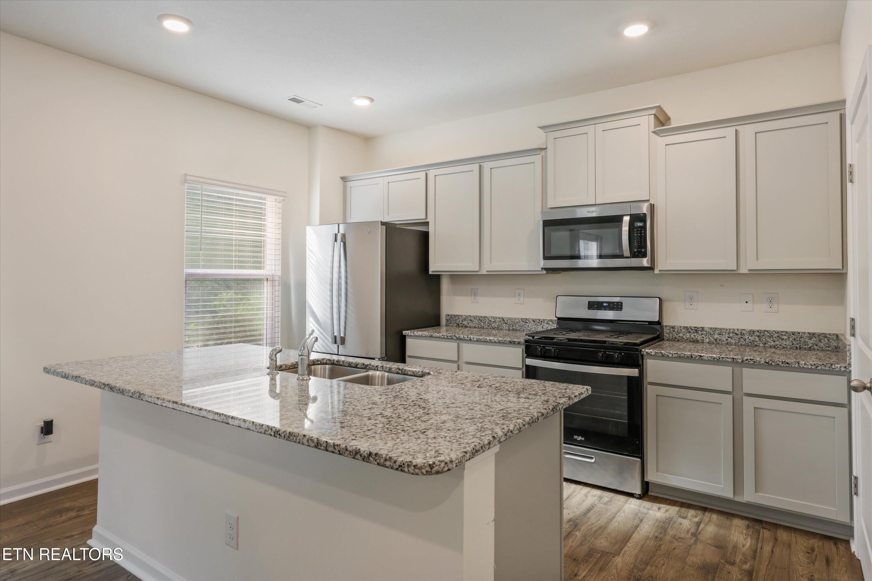 7104 Dusty Rose Lane Knoxville TN 37921