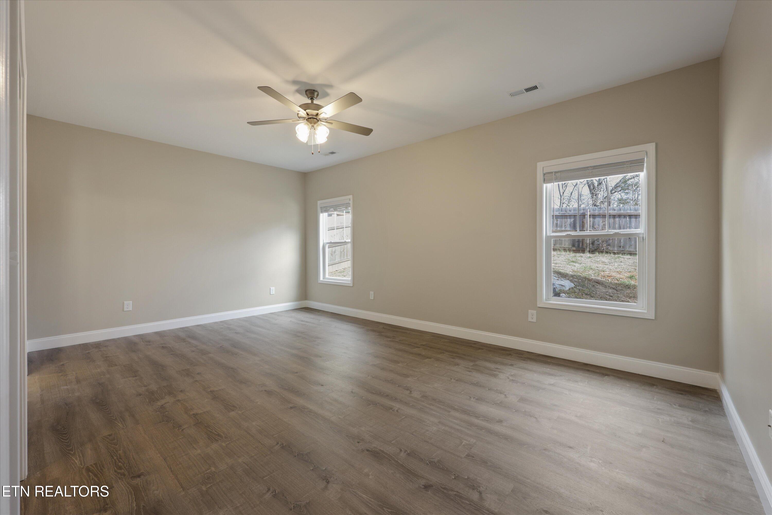 208 Daniel Morris Point Clinton TN 37716